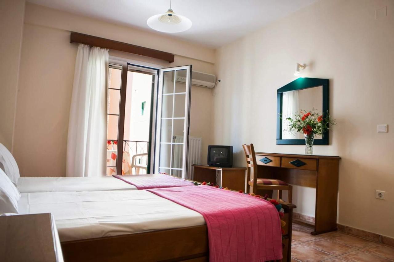 Rouchotas Studios By Viktor 1Rst Floor Argostoli  Buitenkant foto